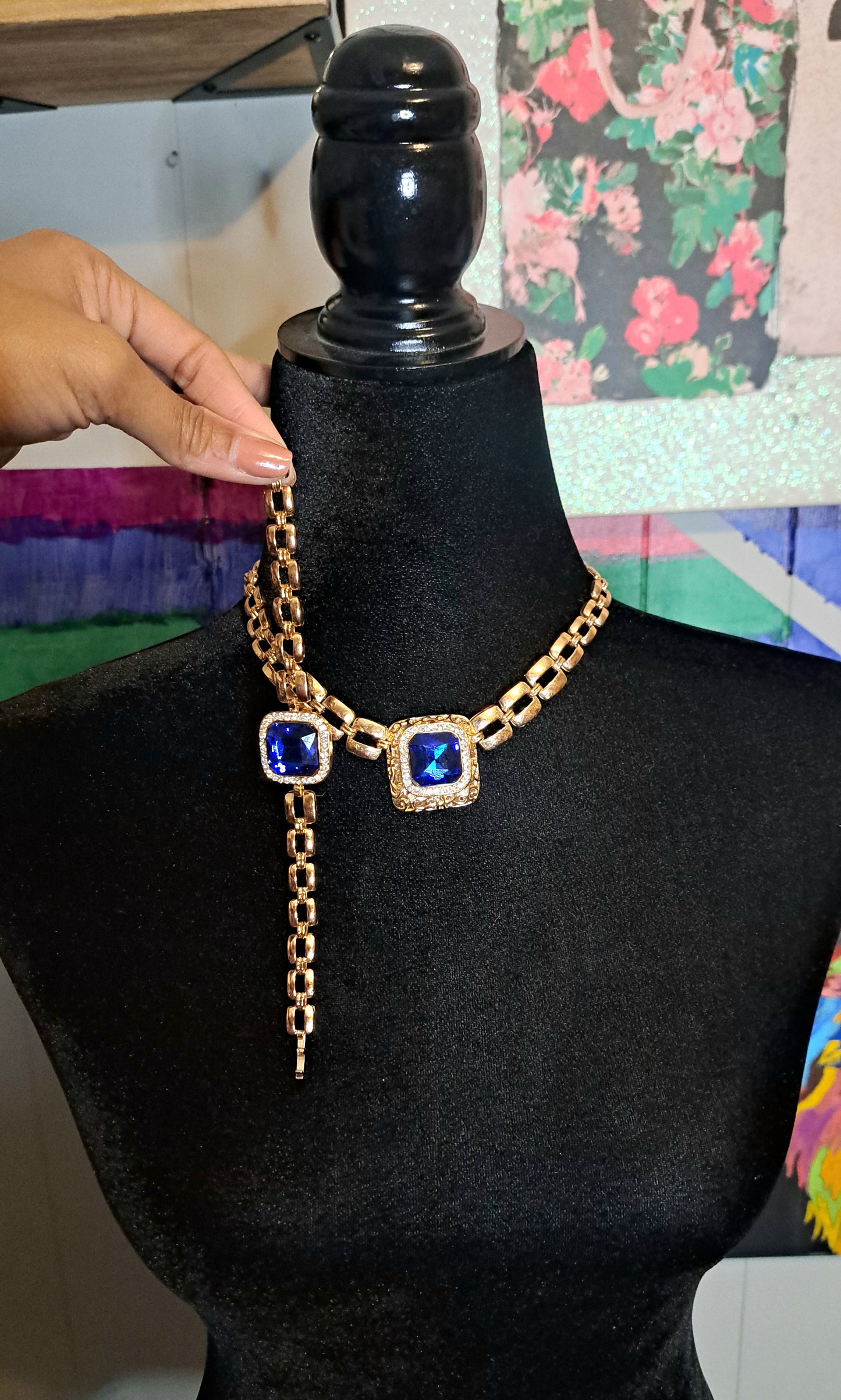 Unsigned Royal Blue Center Stone Gold Tone ChainLink 2pc Necklace (17in) & Bracelet(8in) Set ***LARGE WRIST FRIENDLY***