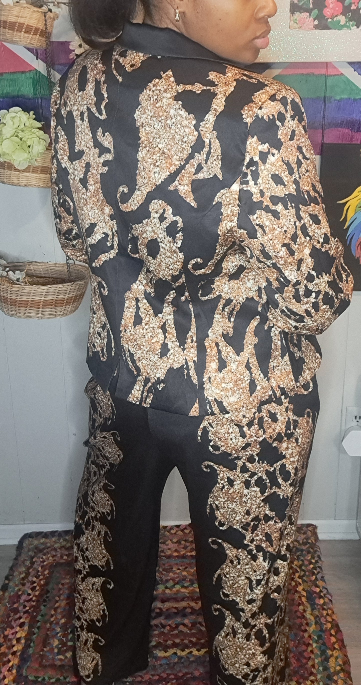NWT XPlus Wear 2pc Gold/Black Shimmer Printed 2pcs Pant Suit SZ 2XL (18/20) Ptp 27in Waist 21in Hip 27in