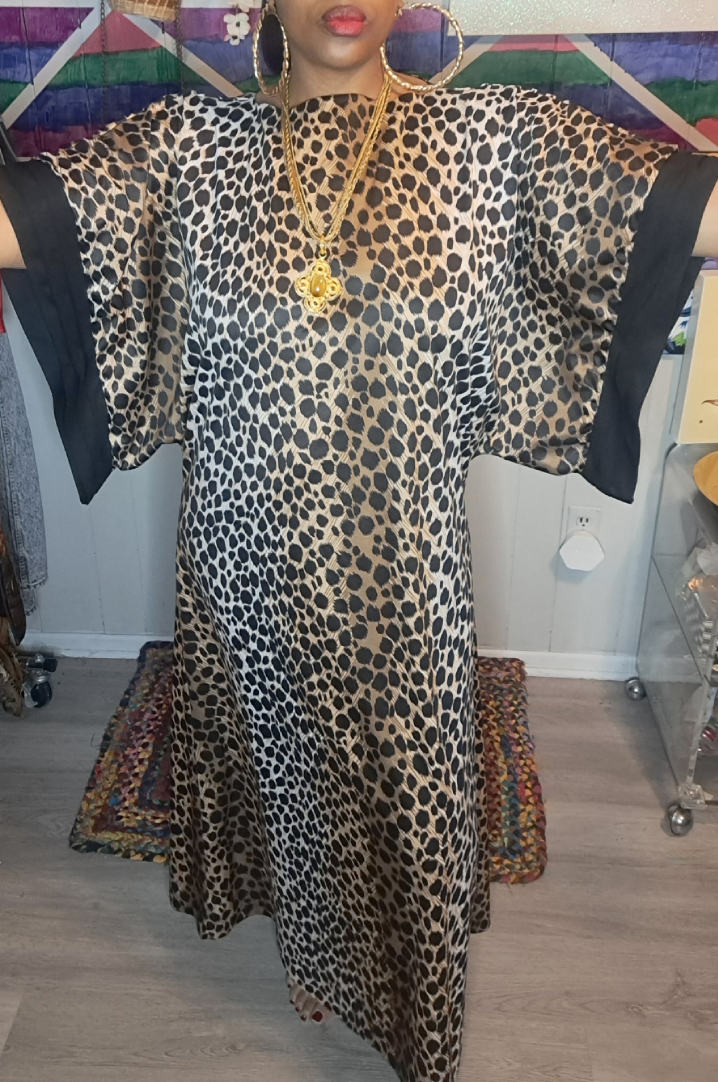 Vtg 70s TV Loungers Animal Print Exaggerated Sleeve Kaftan Dress SZ Medium (Fits up to a Large ptp 27in)