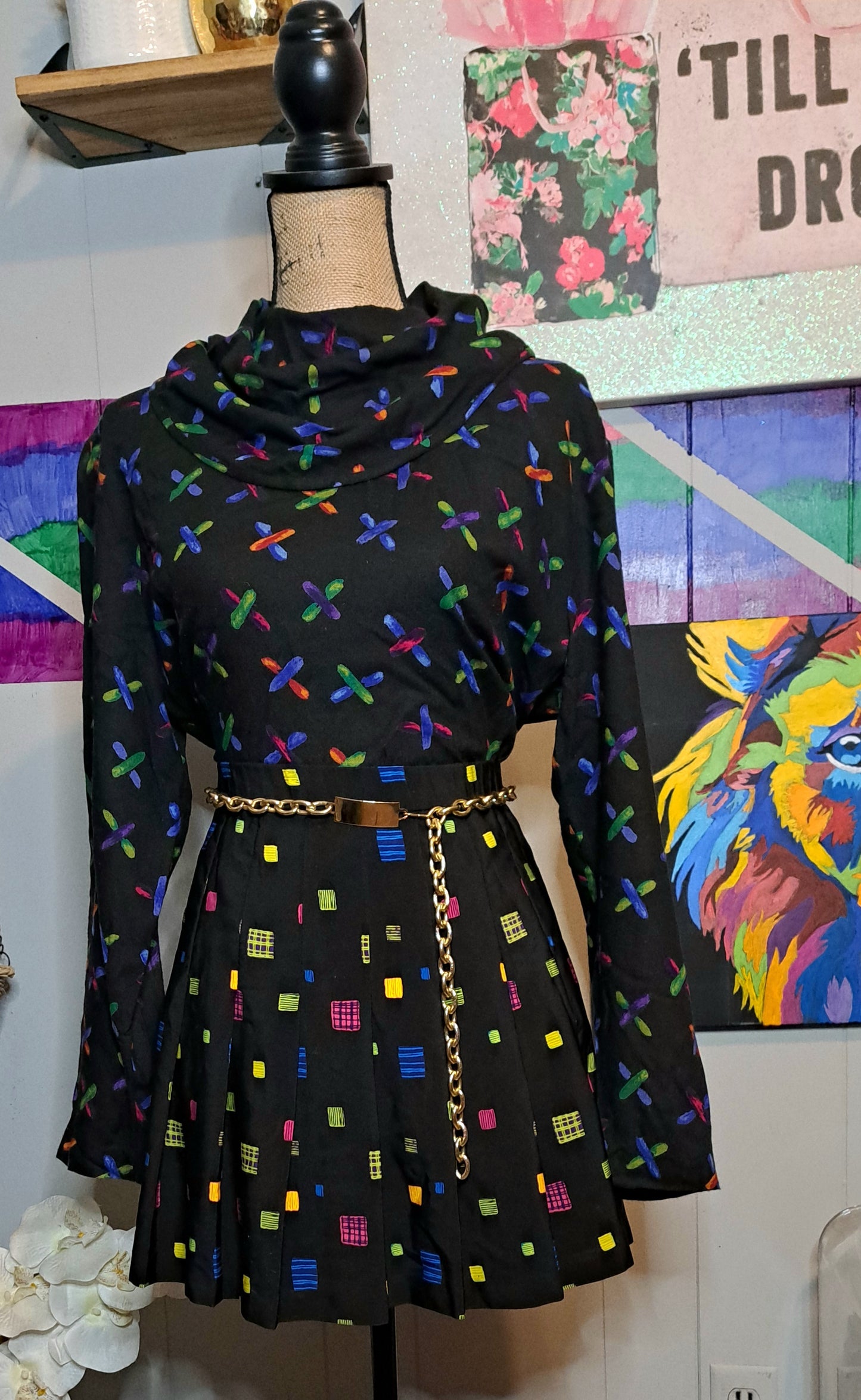 BUNDLE DEAL 3pcs🚨 Vtg Geo Shape Pleated Mini Skirt SZ 14 (Best Fits SZ 8/10) 30in Waist~Vtg Blk/Multicolored Collar Top SZ 14 (Best Fits SZ 10)~Vtg Semisheer Top SZ Medium ptp 21in &