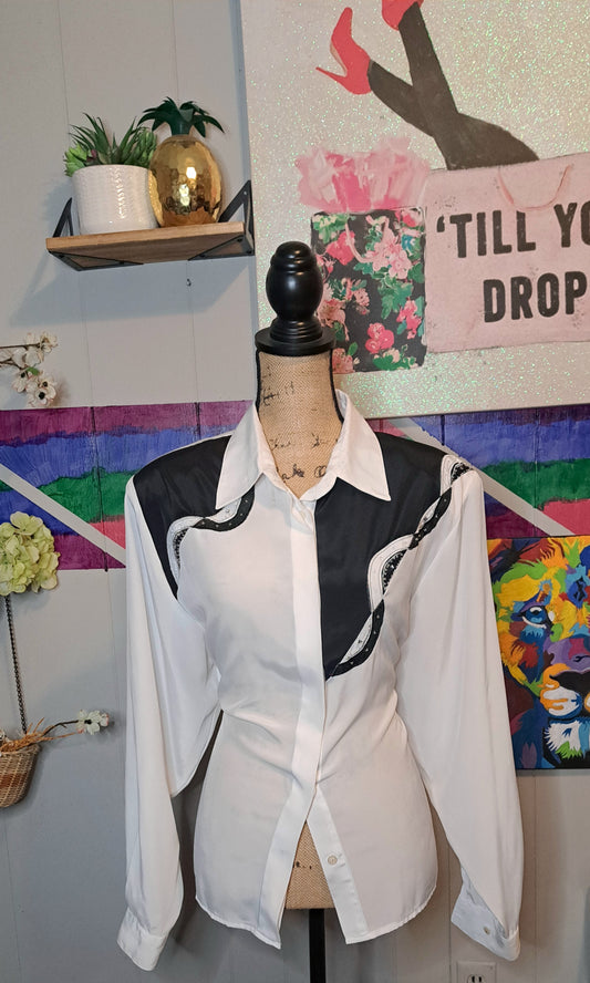 Vtg Blk/Wht Beaded Semisheer Button Down Top SZ 16 Ptp 23in ***Small mark underneath Collar***See pic