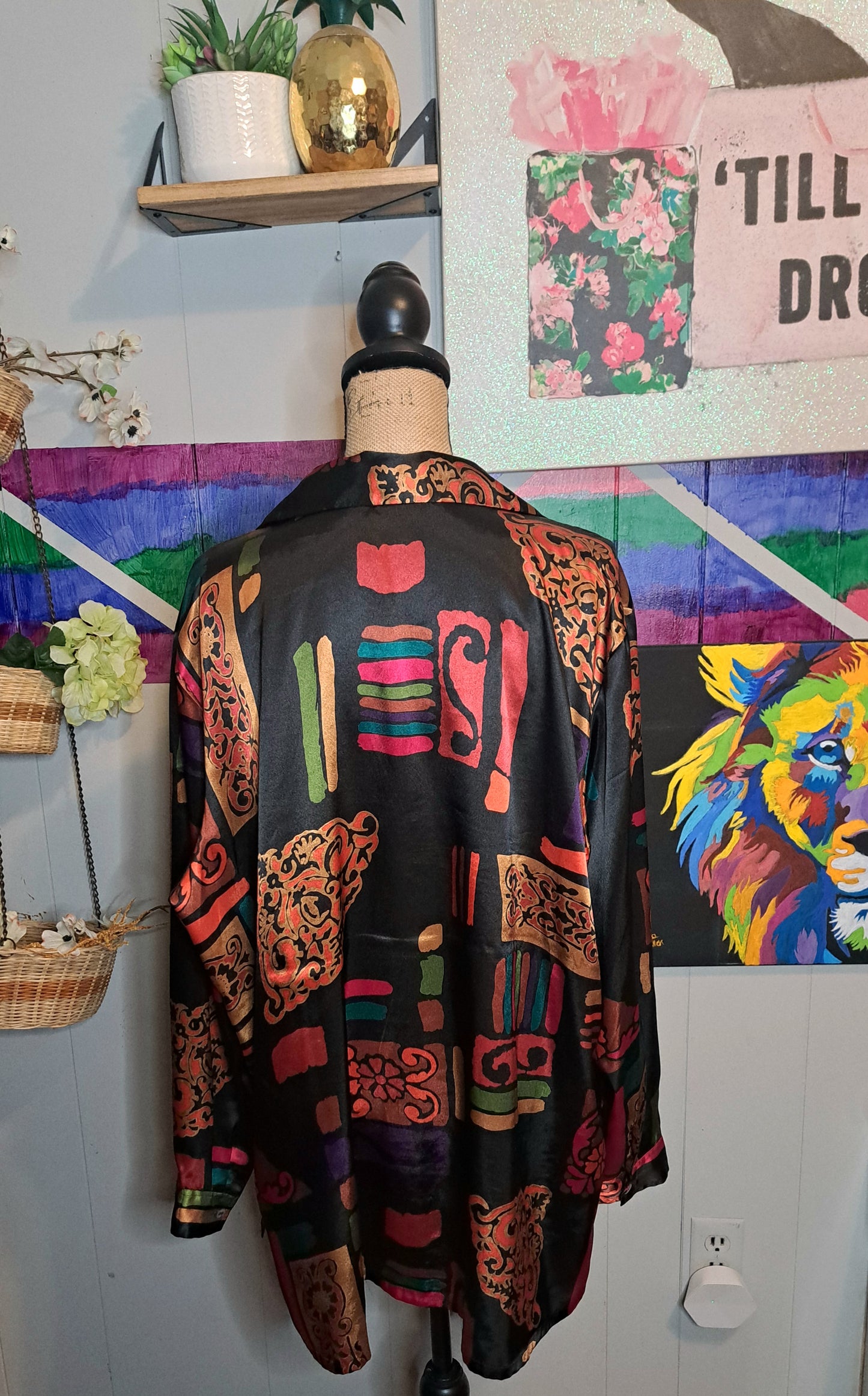 Vtg Multicolored Blk/Multicolored Button Down Top No Size (Best Fits 2X) Ptp 27in