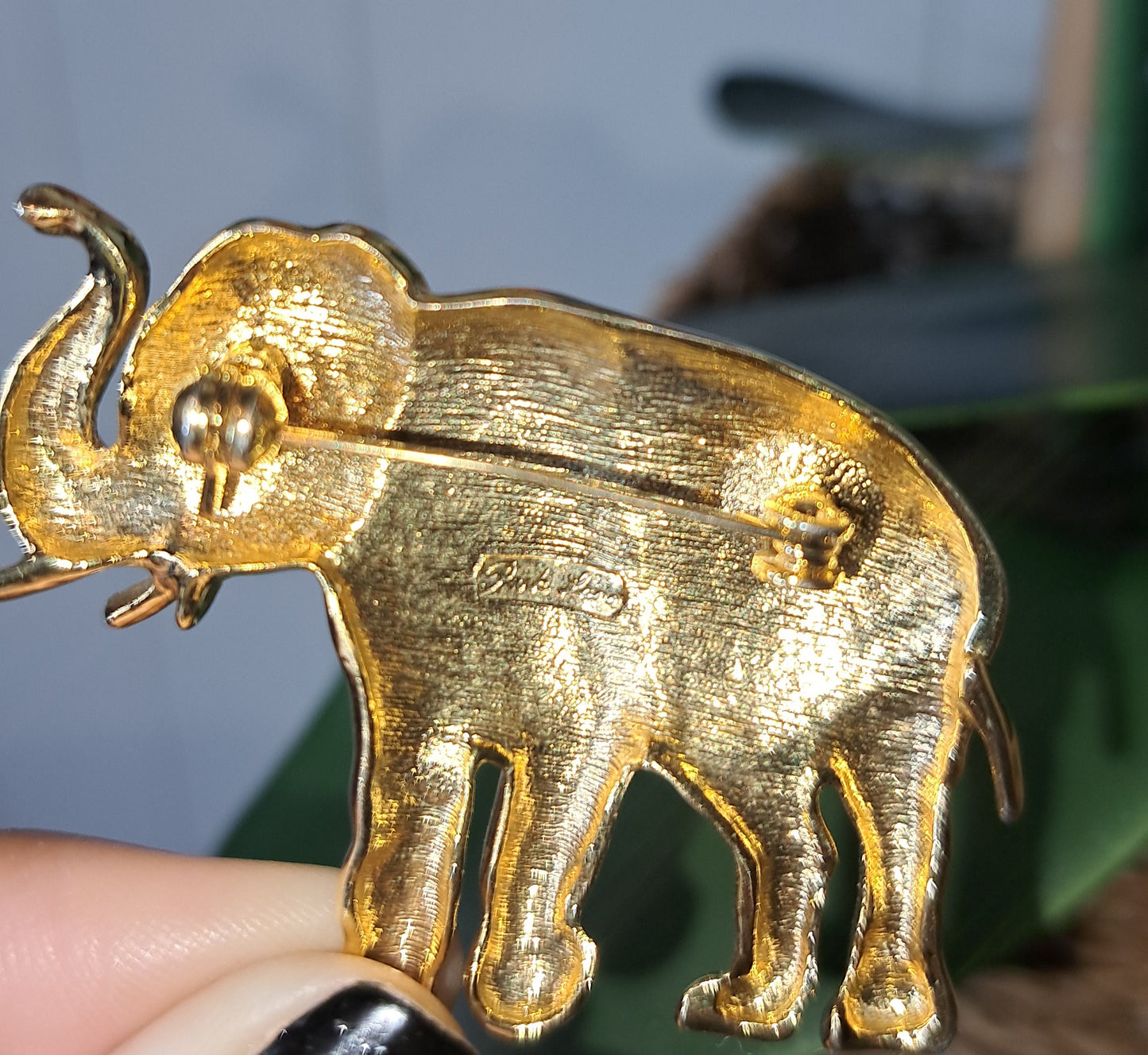 Vtg Signed Park Lane Elephant Gold Tone Brooch Pin