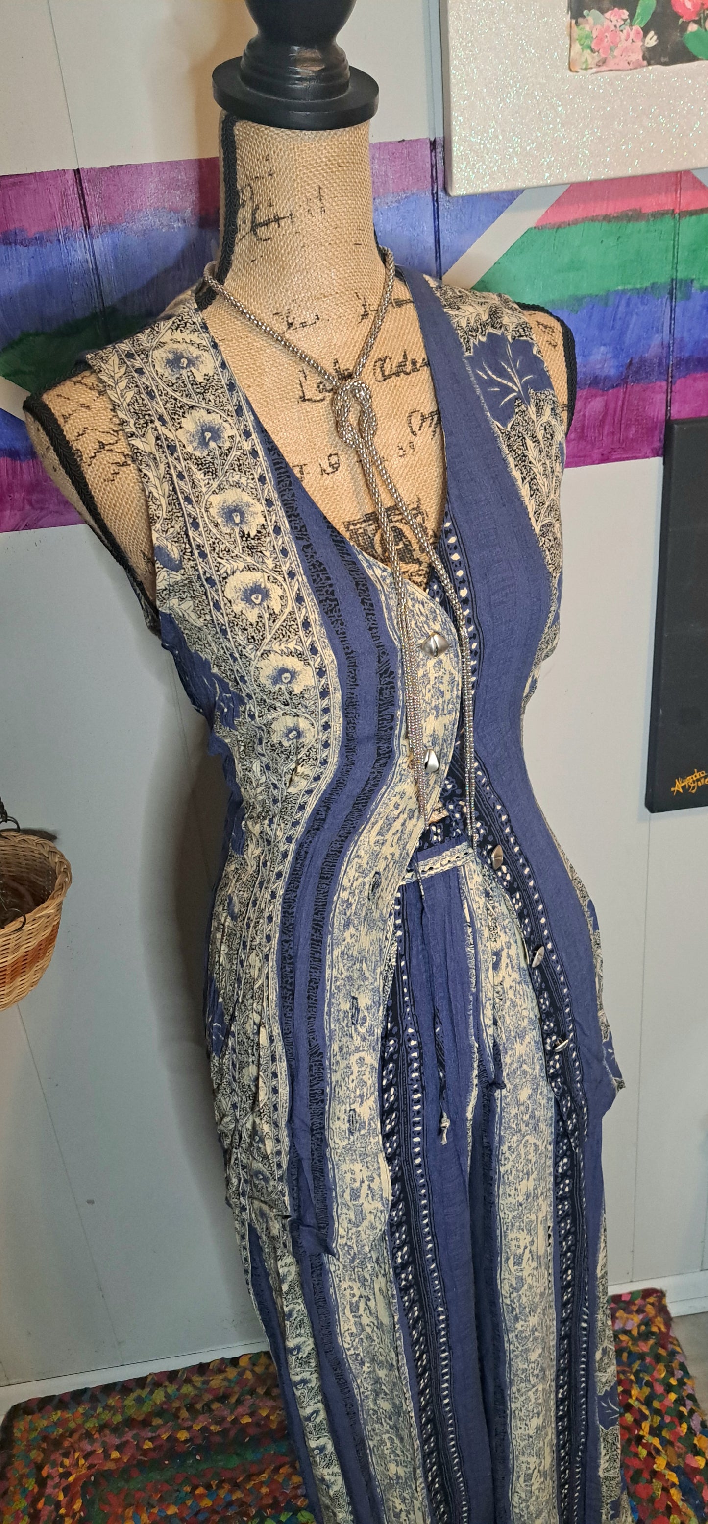 Vtg Blue/Creme Floral Print Button Down Adjustable Vest Top & Matching Pants with Elastic Drawstring Waist SZ S/M (Ptp 20in Waist 14-17in Hip 23in)