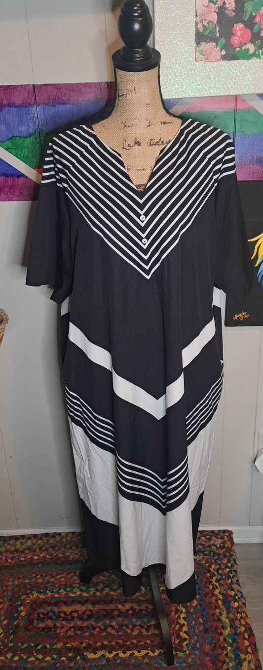 NWT Emery Rose Blk/Wht Chevron Print Dress with Pockets SZ 2XL (Ptp 25.5in)