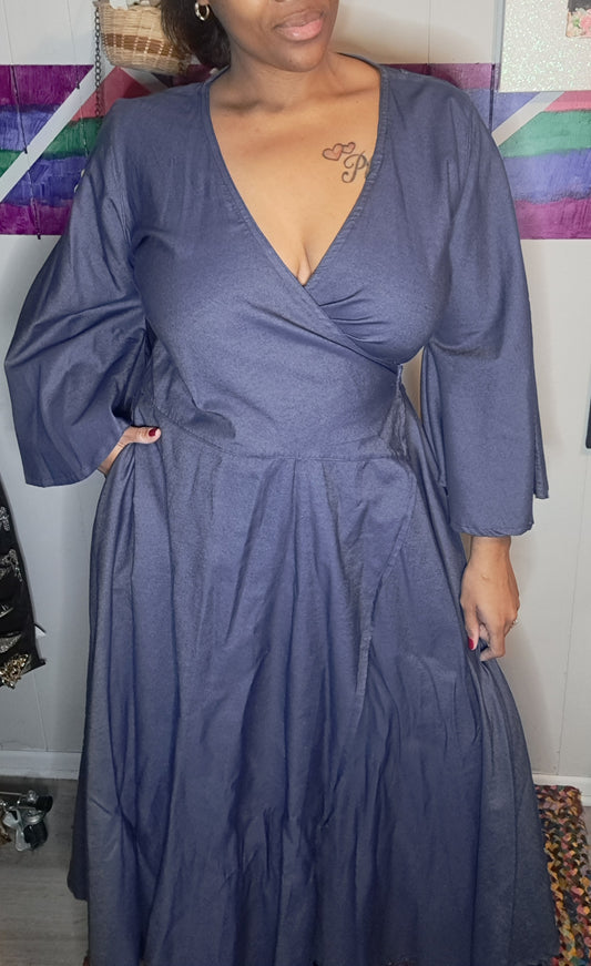 Adjustable Denim Maxi Dress with Pockets and Bell Sleeves Tagged One Size (Best Fits L-1X) Ptp 24-26in