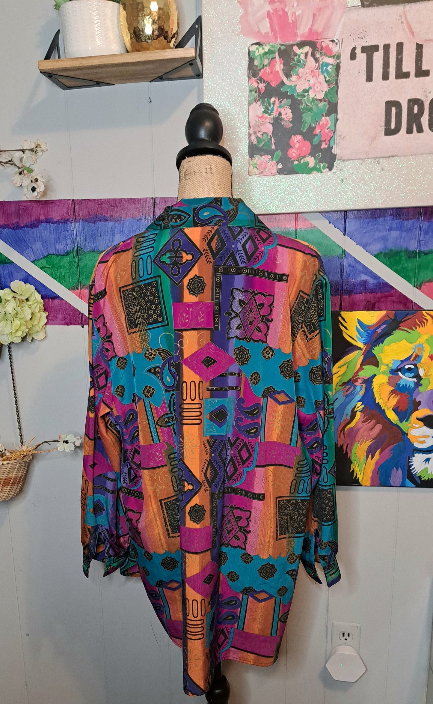 Vtg Multicolored Metallic Print Top SZ Medium (Oversized) Ptp 24in