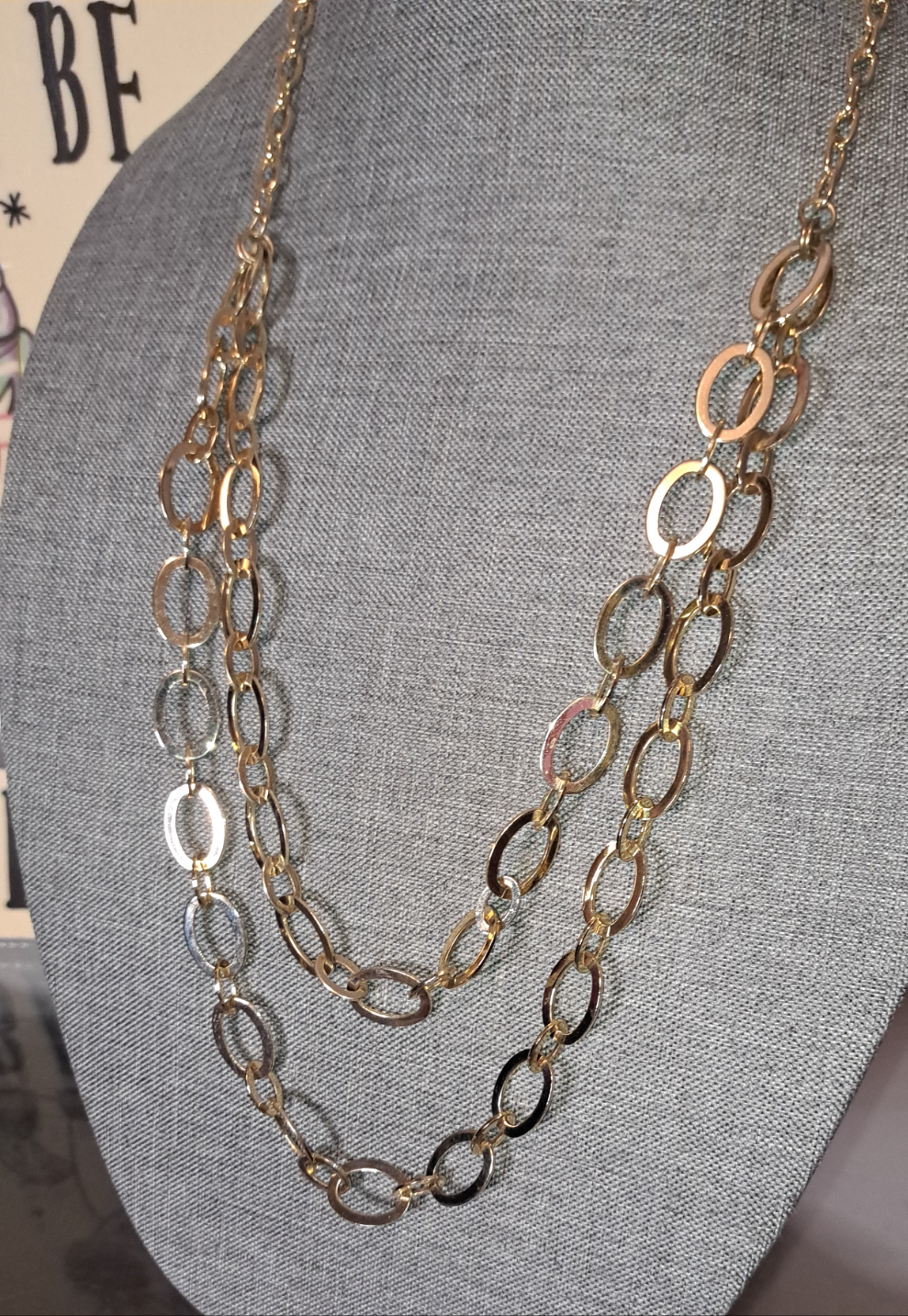 Modern Gold Tone Layed Oval Link Necklace