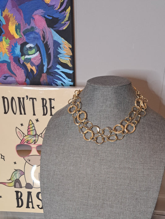 Unsigned Gold Tone Chunky Circular Necklace with Togfle Closure 18in