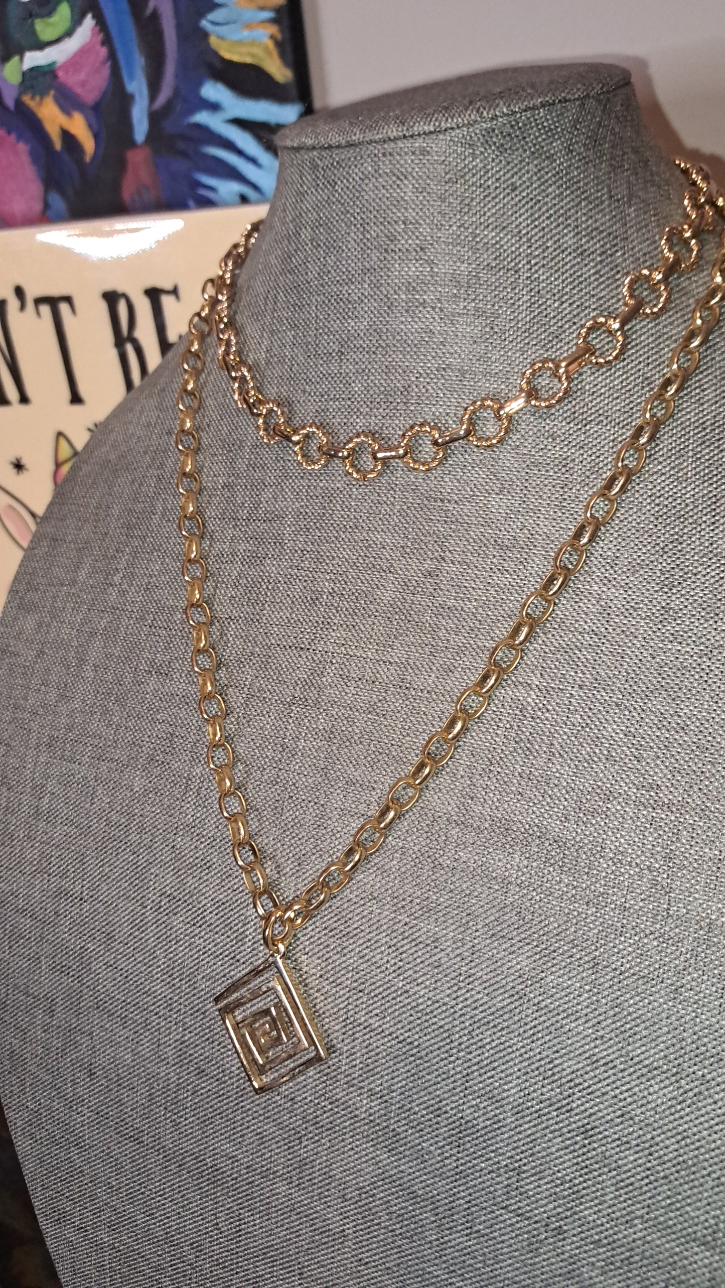 Unsigned Gold Tone Rope Twisit & Chainlink Necklace Bundle