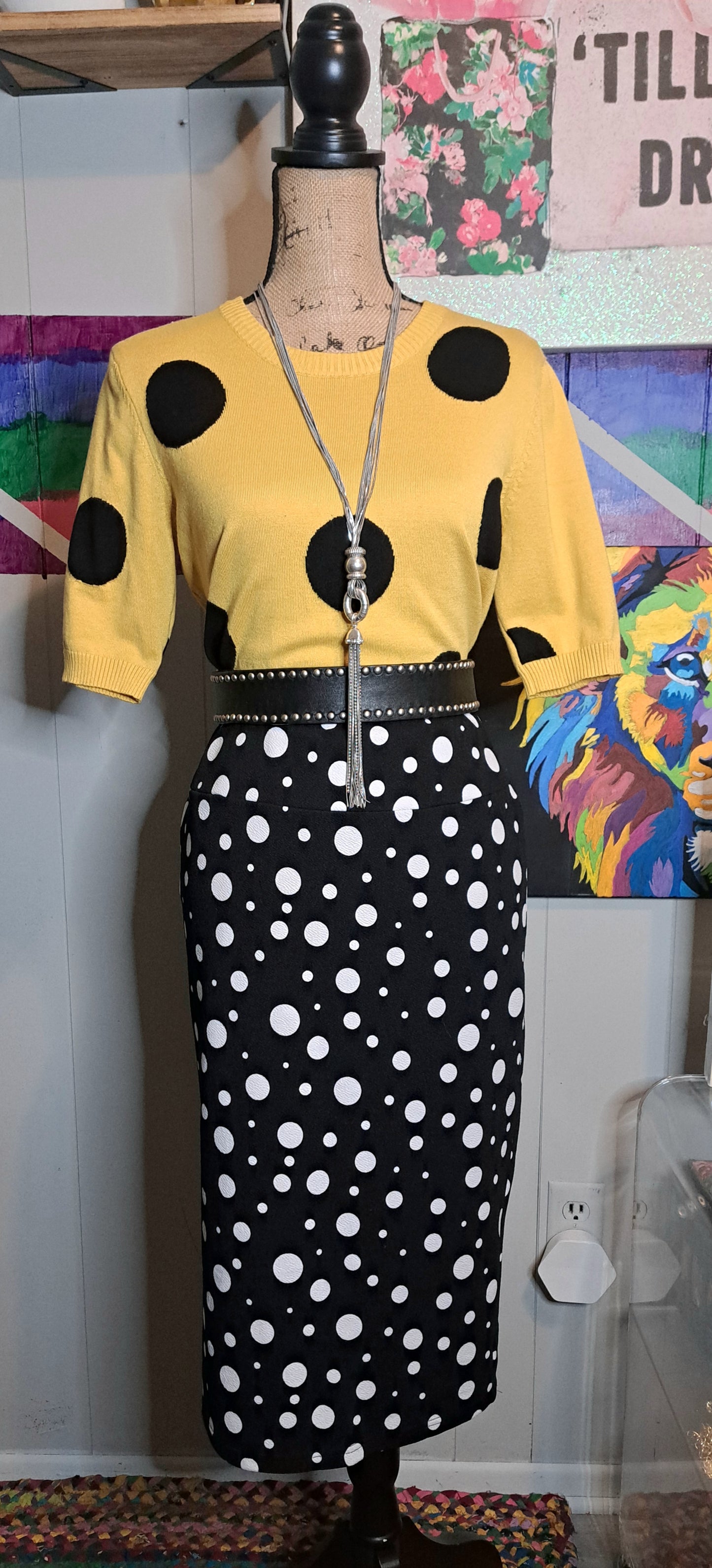 🚨Bundle Deal🚨 Carmen Marc Valvo Yllw/Blk Polka Dot Sweater SZ Large (With Stretch) & Nwot Shein Blk/Wht Polka Dot Bodycon Skirt SZ 0XL (with stretch)