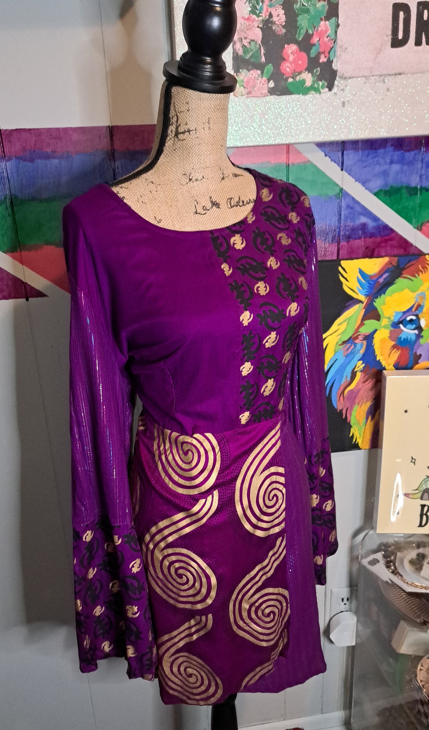 ASHRO Purple/Blk/Gold Metallic Patchwork Print Bells Sleeve Tunic Top with Back zipper SZ XL (Ptp 24.5in Waist 21in)