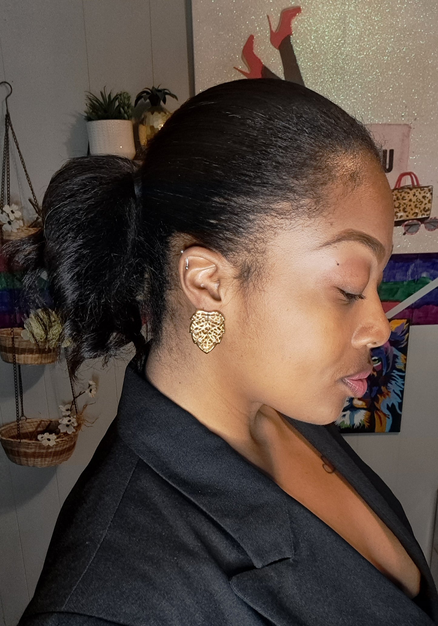 Vtg Gold Tone Leaf Shaped Post Back Earrings (Multiple Available)