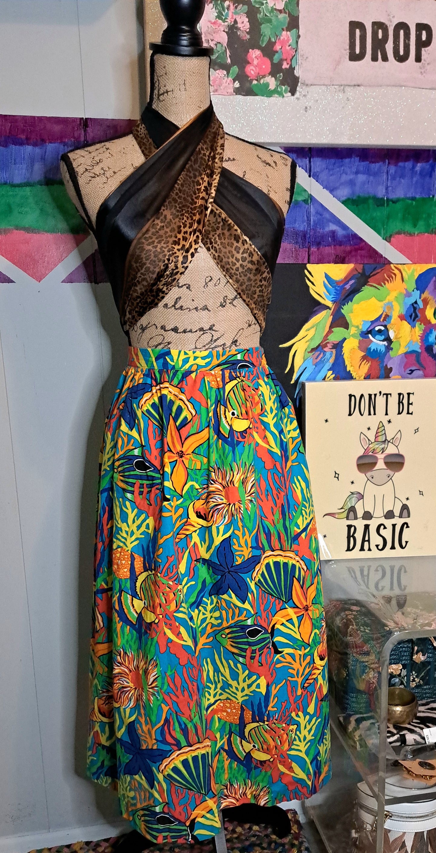 Vtg 80s That's Me Vibrant Tropical Print Skirt with Side Pockets & Side Slits SZ 13/14 (Best Fits 8/10) Waist 30in Total (No Stretch)