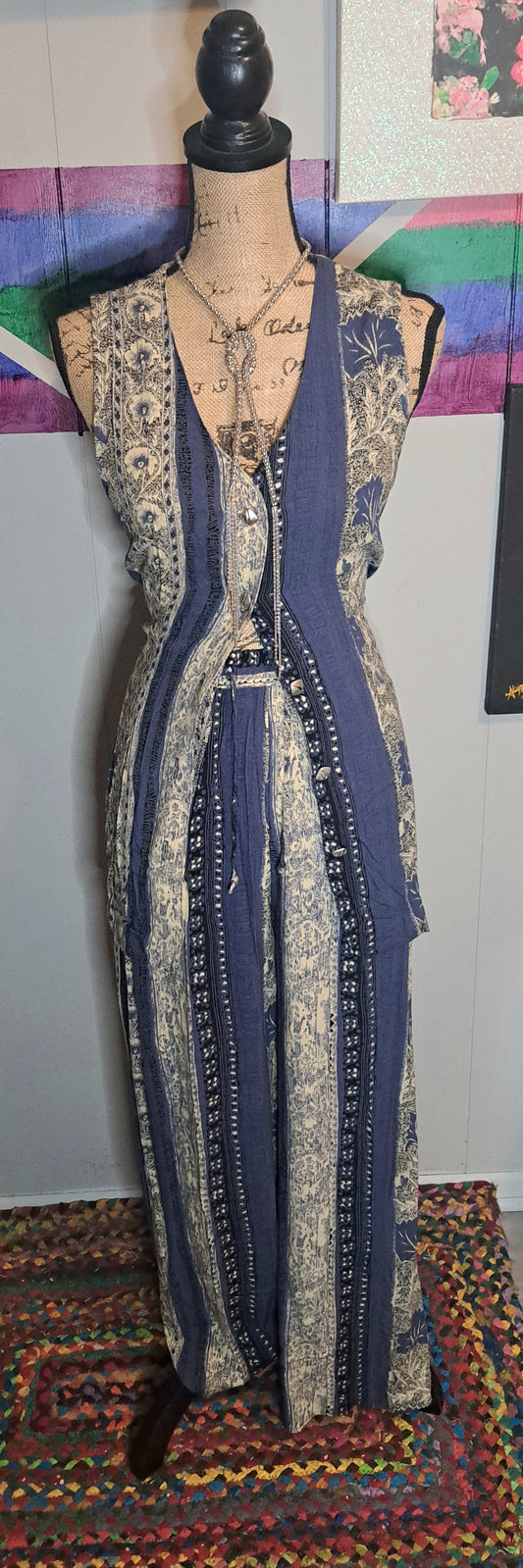 Vtg Blue/Creme Floral Print Button Down Adjustable Vest Top & Matching Pants with Elastic Drawstring Waist SZ  S/M (Ptp 20in Waist 14-17in Hip 23in)