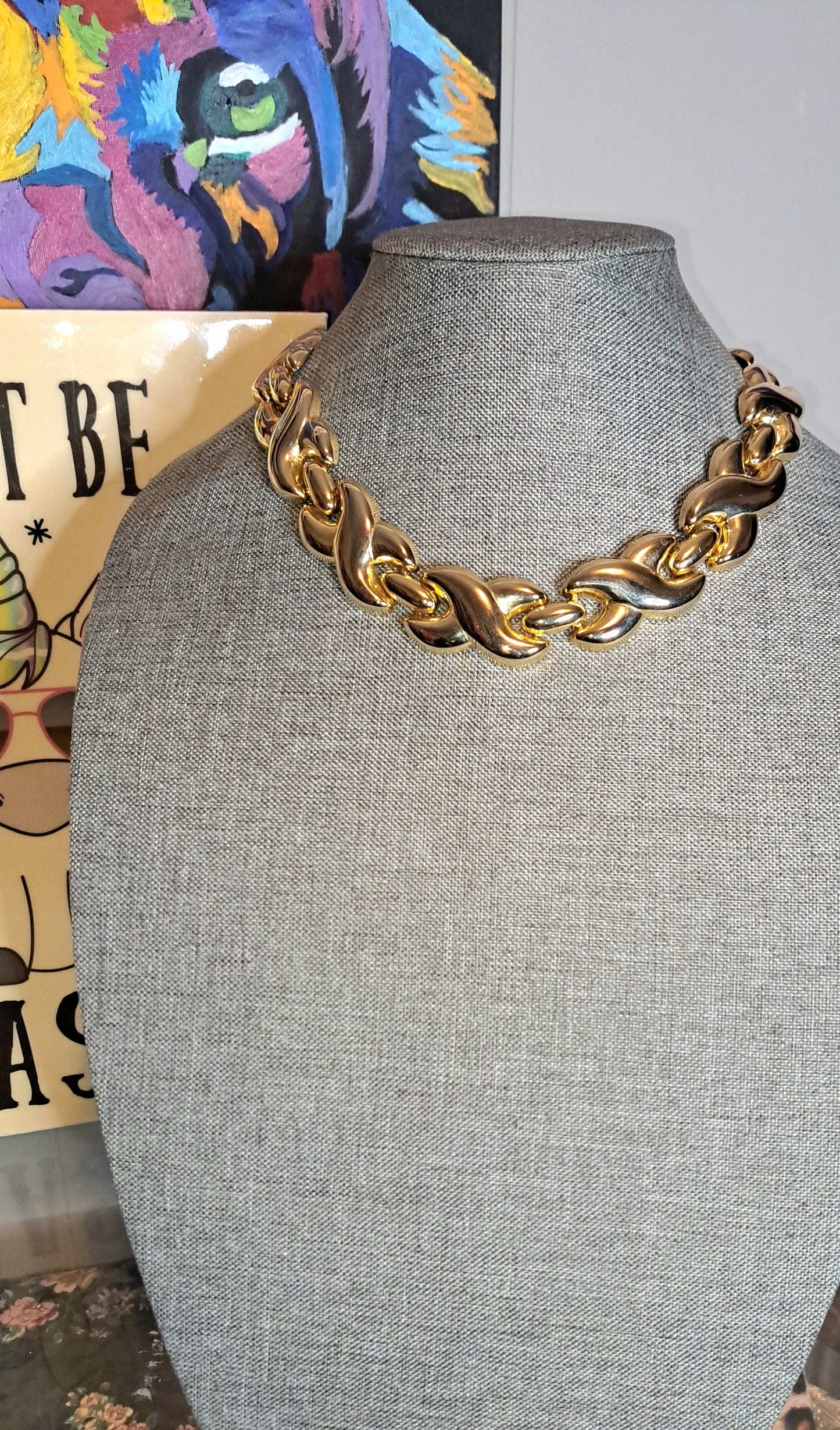 Vtg Unsigned Gold Tone Chunky "X" Necklace