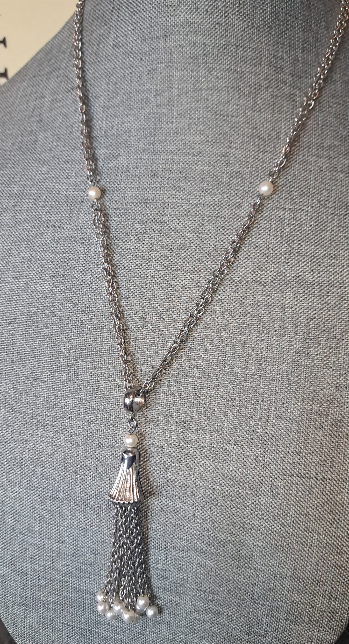 Vtg Silver Tone Chainlink Tassel Necklace with Faux Pearls