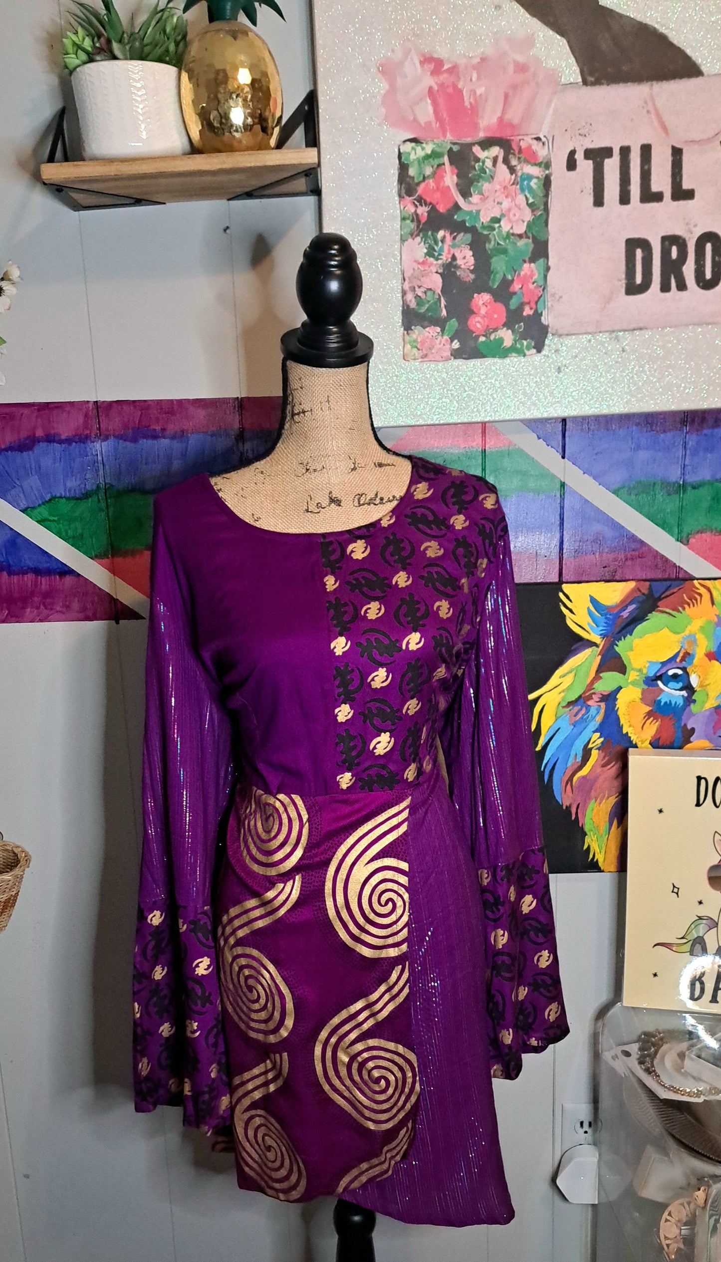 ASHRO Purple/Blk/Gold Metallic Patchwork Print Bells Sleeve Tunic Top with Back zipper SZ XL (Ptp 24.5in Waist 21in)