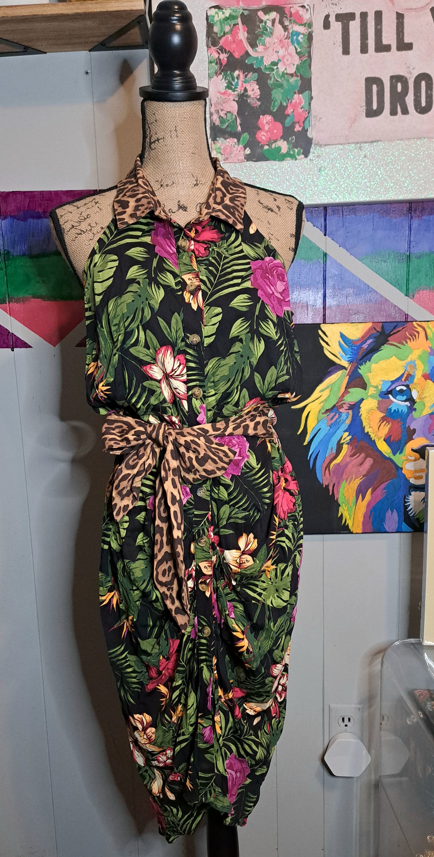 Nwot Venus Animal/Tropical Print Ruched Button Down Dress With Built in Belt SZ 10