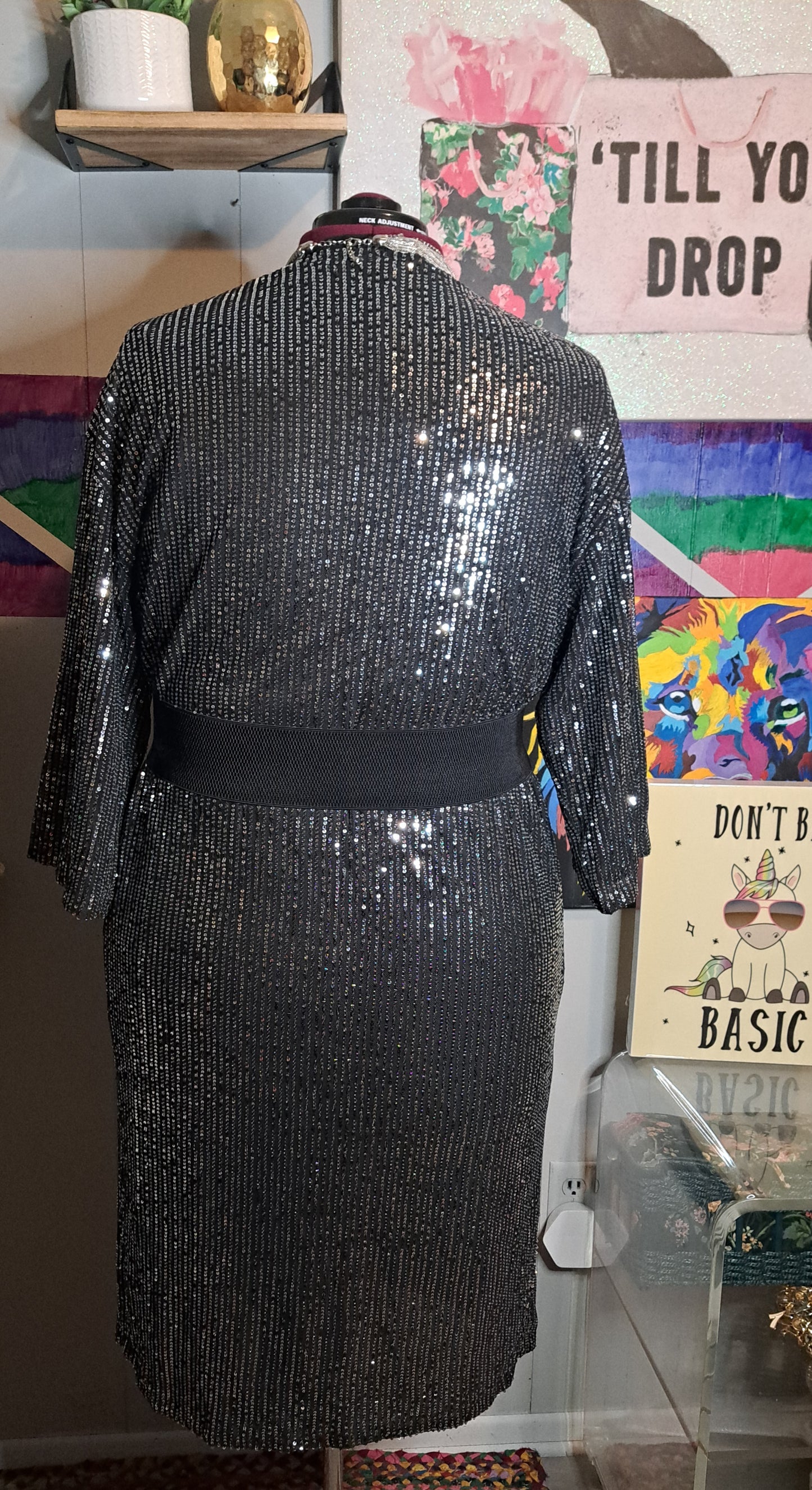 BUNDLE🚨 Nwot Silver/Blk Stretchy Sequin Duster SZ X-Large & Rhinestone Studded Adjsutable Stretch Belt (2pcs)