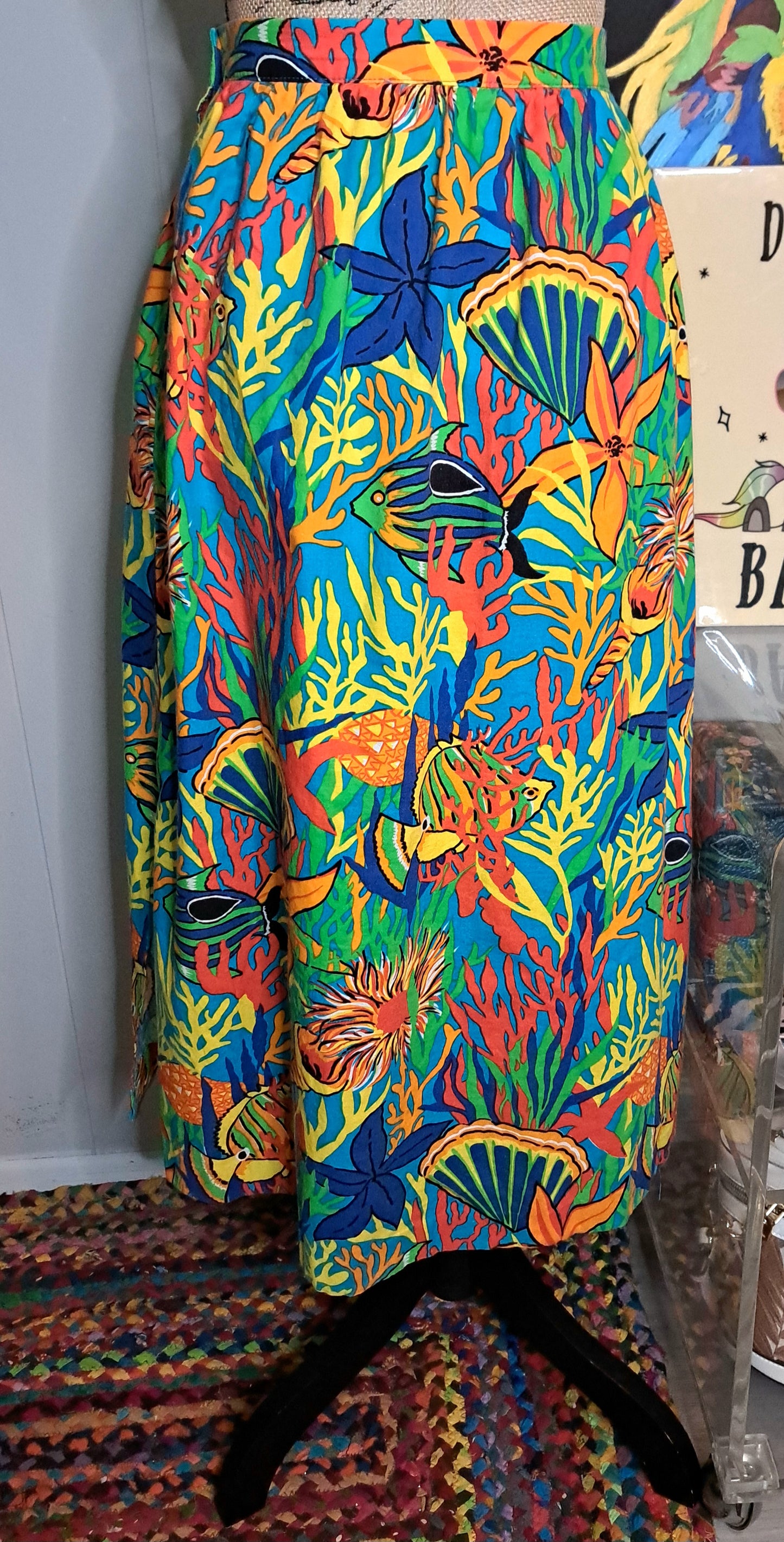 Vtg 80s That's Me Vibrant Tropical Print Skirt with Side Pockets & Side Slits SZ 13/14 (Best Fits 8/10) Waist 30in Total (No Stretch)