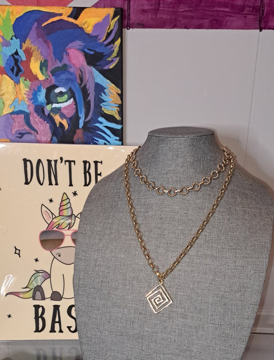 Unsigned Gold Tone Rope Twisit & Chainlink Necklace Bundle