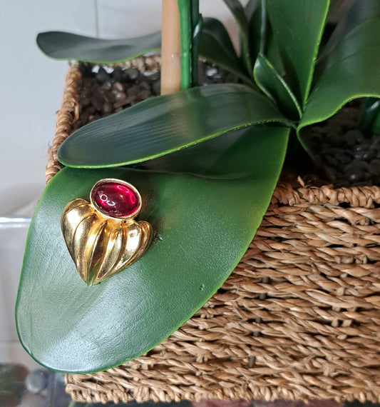 Vtg Red Ruby Gold Tone Heart Shaped Brooch Pin